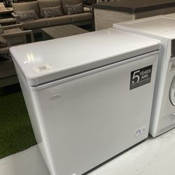 White 5.5 Cu. Ft. Chest Freezer
