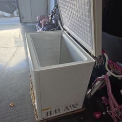 7.0 Cubic Used Freezer 