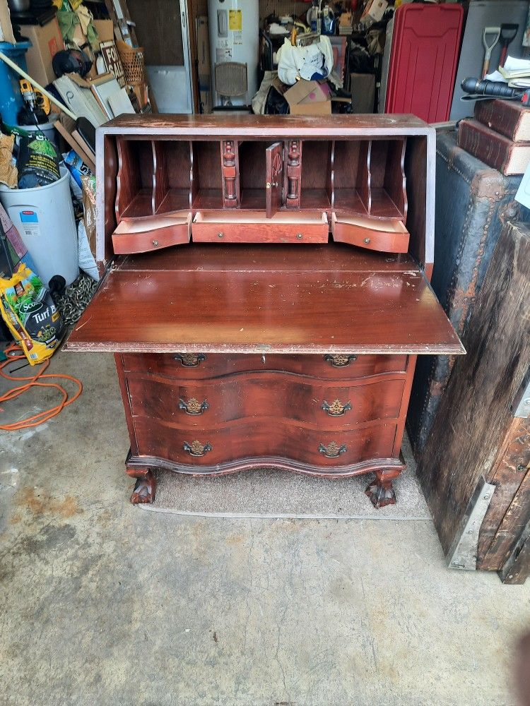 Secretary desk 