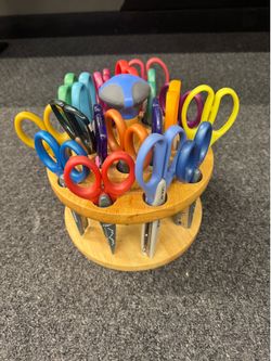 19 Kraft Edgers Scissors in wood stand