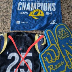 LA Rams Rally Towels & Foam Finger 