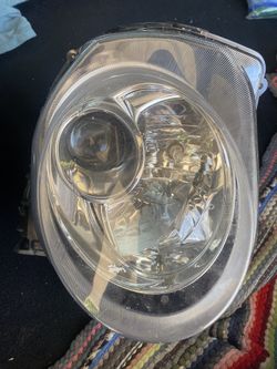 2015 NISSAN JUKE HEAD light