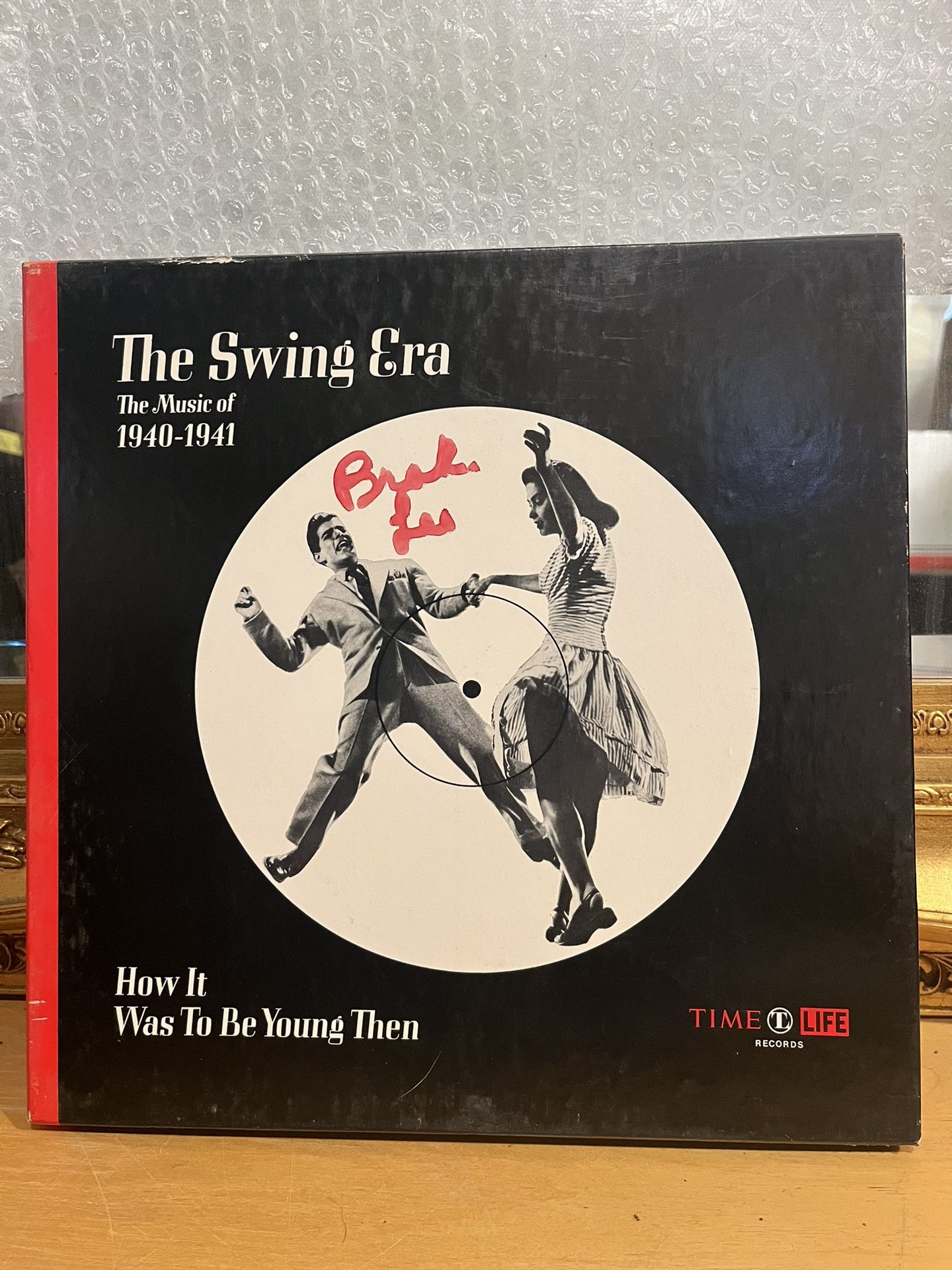 VTG Time Life Records THE SWING ERA The Music of 1(contact info removed) 3Lp Box Set+ Book