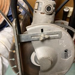 Beautiful condition. Cut saw. With blades.