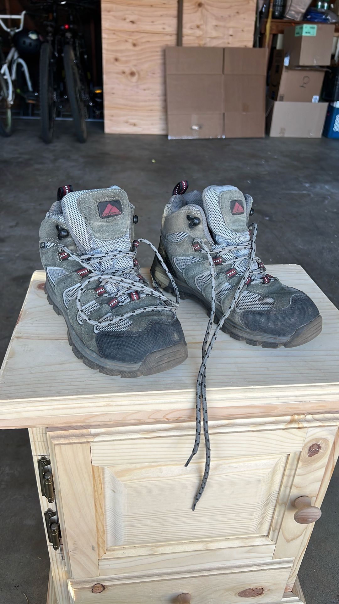 Kids Hiking Boots Size 4
