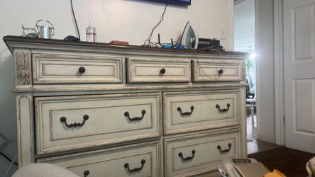 Dresser