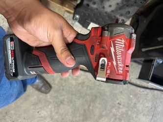 Milwaukee 3/8 stubby with battery