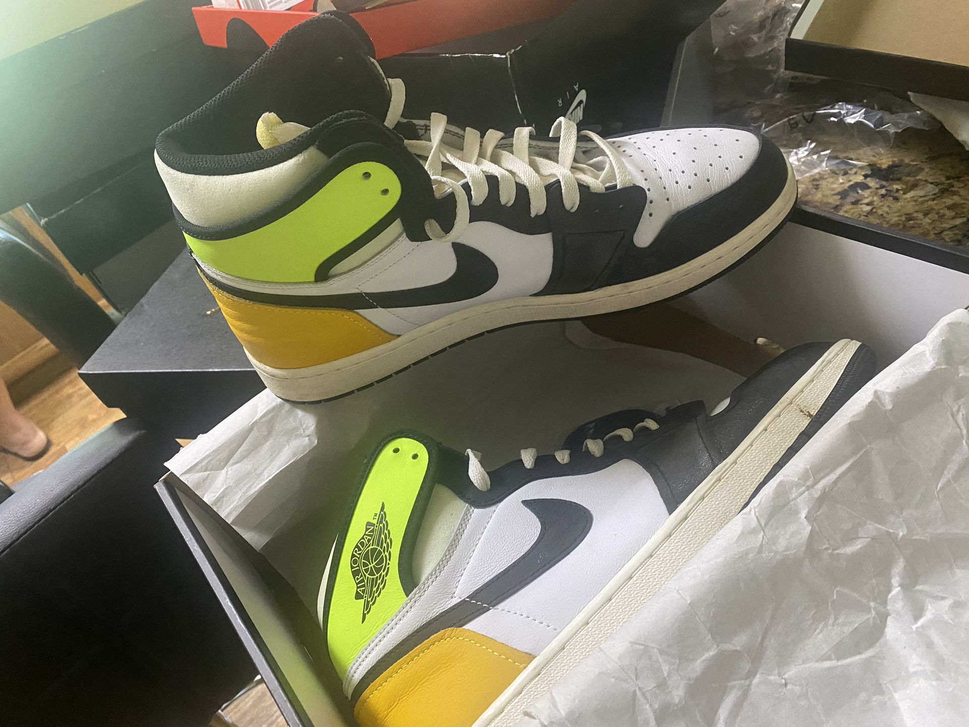 Volt Gold 1s for Sale in Rancho Cordova, CA - OfferUp