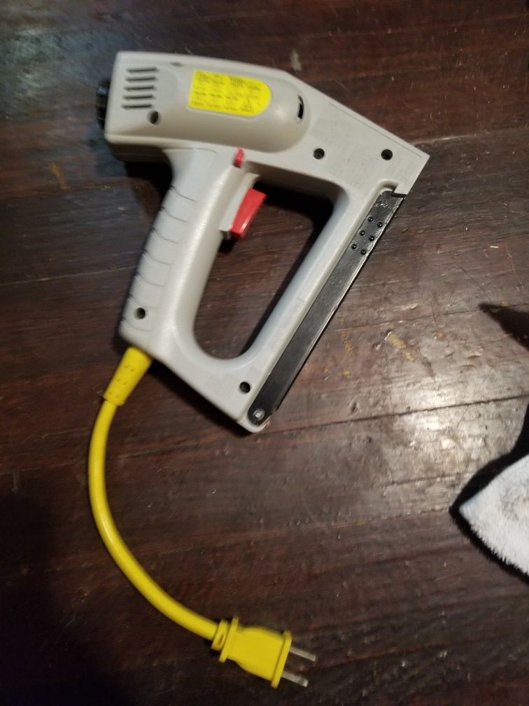 Stanley electric heavy duty Sharpshooter tre500 staple/nail gun for