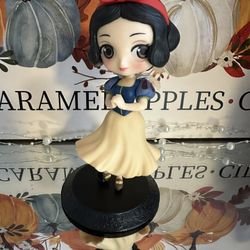 New Disney Snow White Figurine 