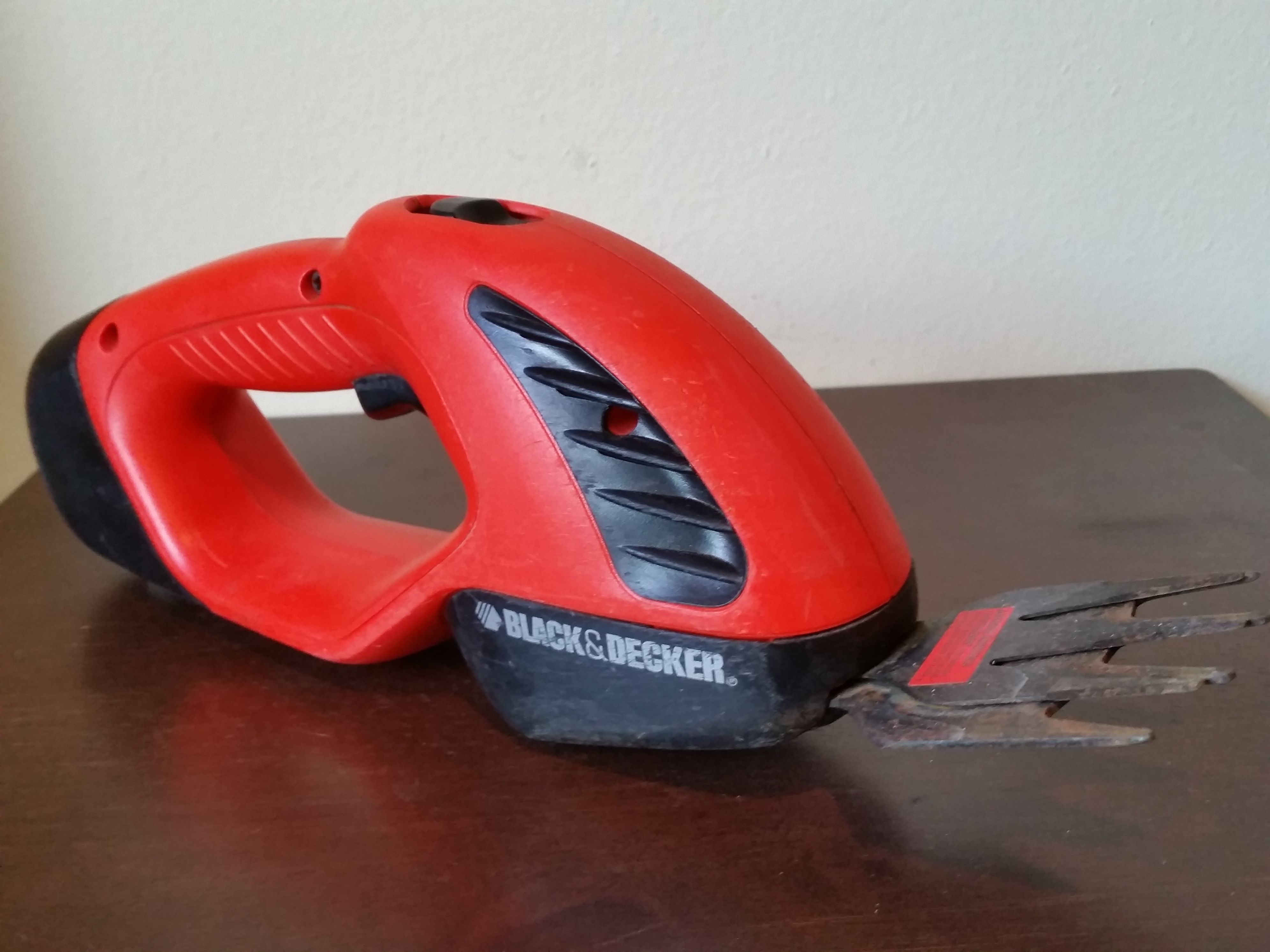 Black & Decker GS700 4.8v Cordless Grass Shear