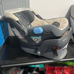 Uppababy Mesa Car seat