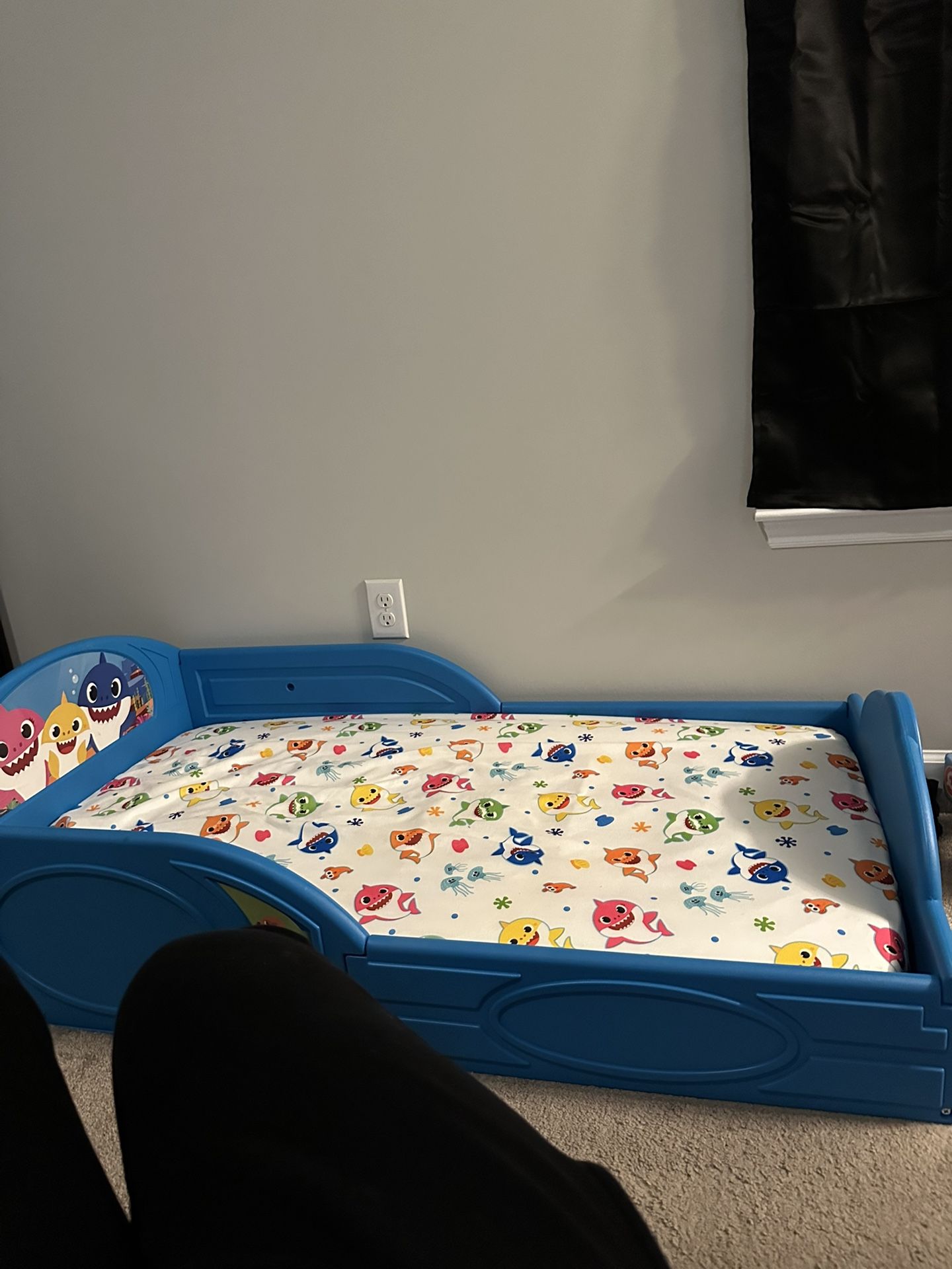 Toddler bed