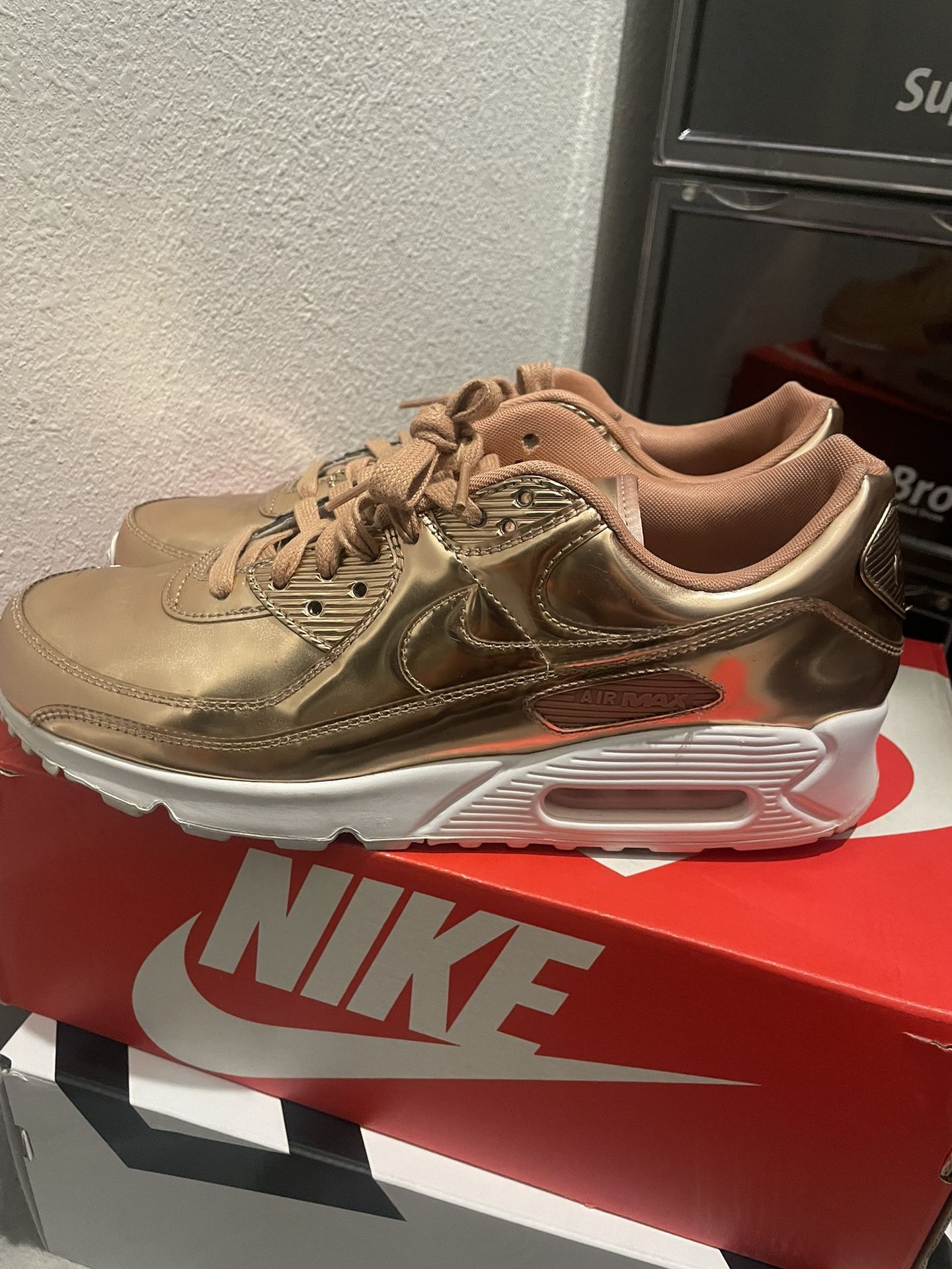 Nike AirMax 90 Size 11 Men’s /12.5 Women’s