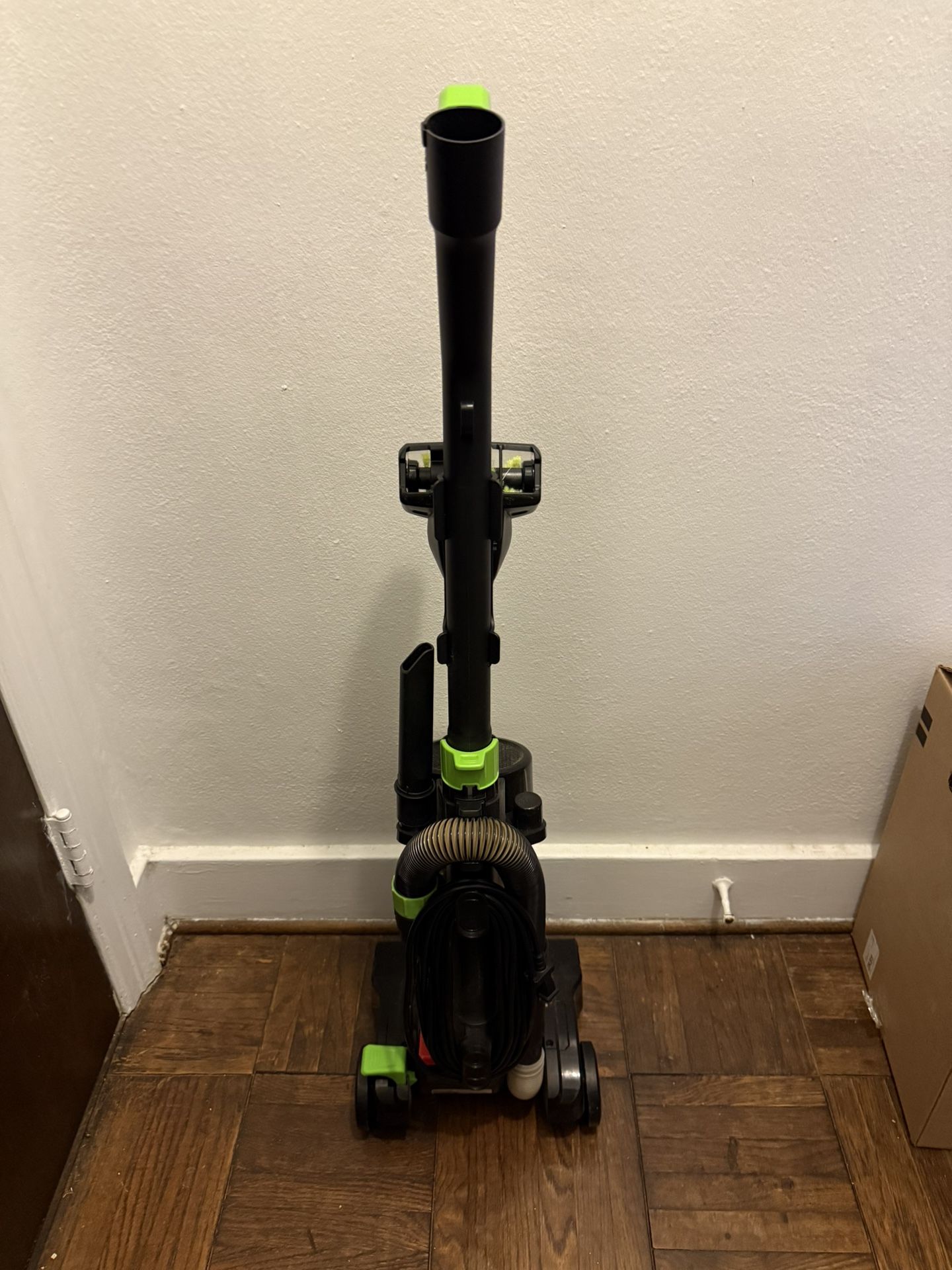 Bissell Vacuum Cleaner 