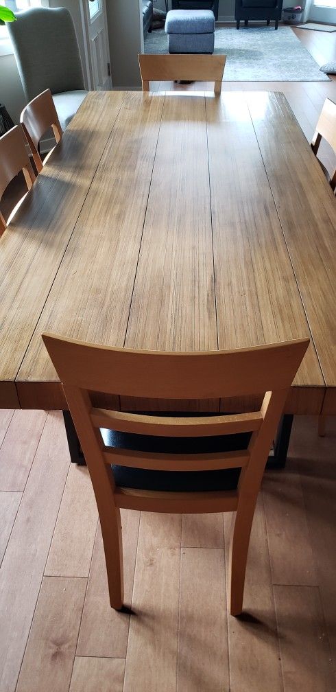 Magnolia Farm Style Table & 6 Chairs.