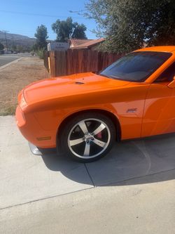 Dodge challenger srt