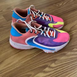 Giannis basketball shoes 