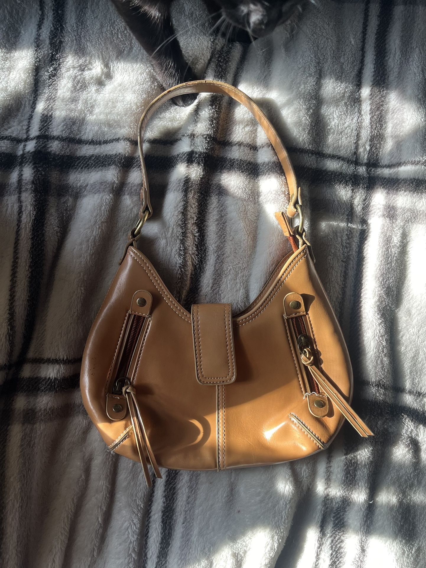 Cute lil leather shoulder purse 