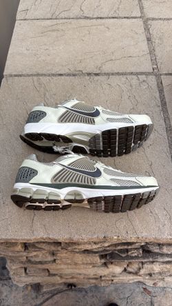 New Nike Zoom Vomero 5 desert khaki dark hazel shoes Men’s 14