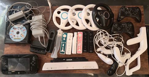 Nintendo Wii U Console, Gamepad & Extra Accessories