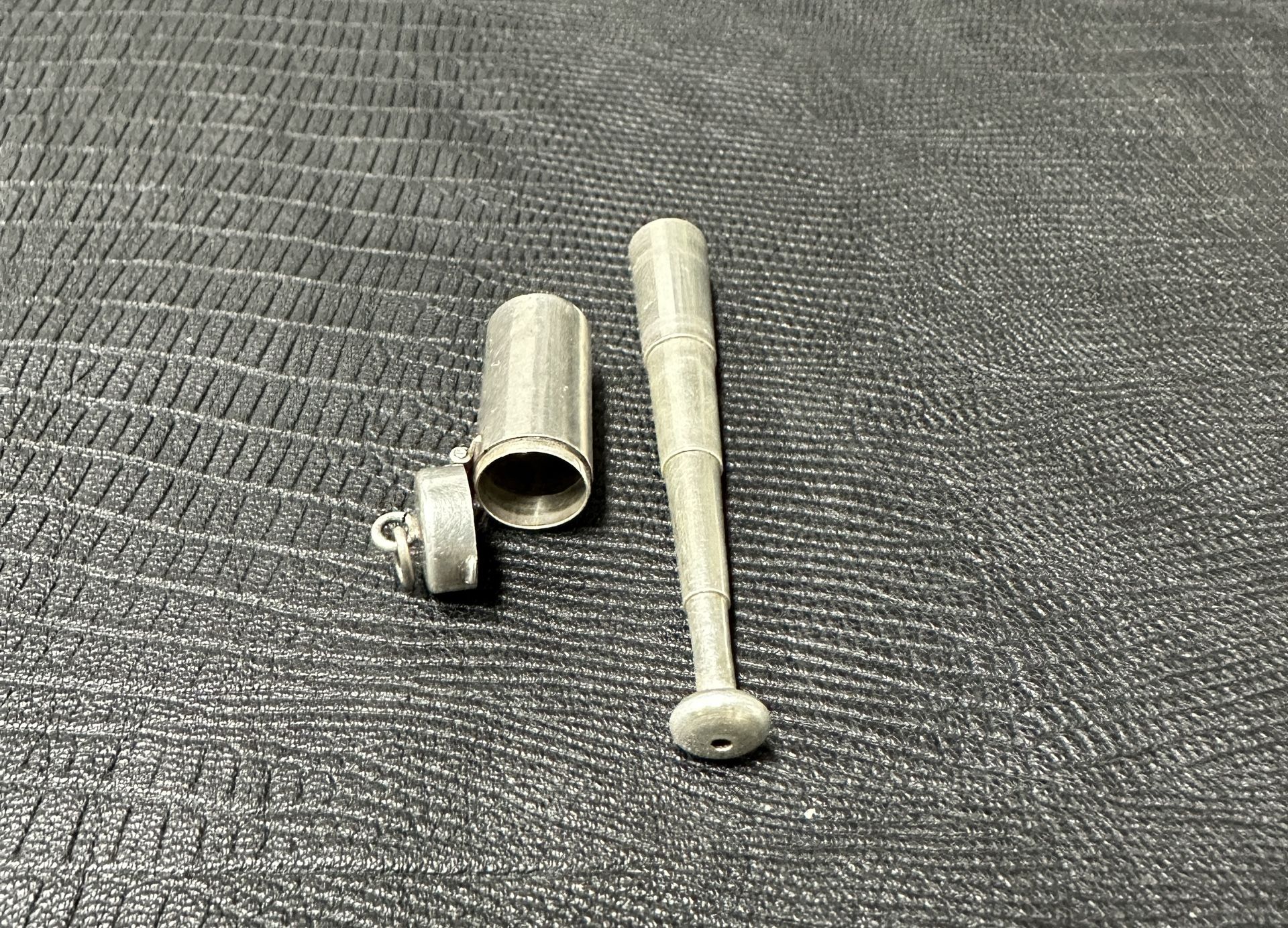 scope cigarette holder Vintage 40's 50's Brass Telescoping Canister Vial Necklace ANTIQUE SCOPE TELESCOPING WOMEN'S CIGARETTE