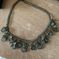 Green Braided Floral Beaded Necklace 