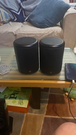 Pair Of Infinity Sterling TSblack Round Bookshelf Speakers 