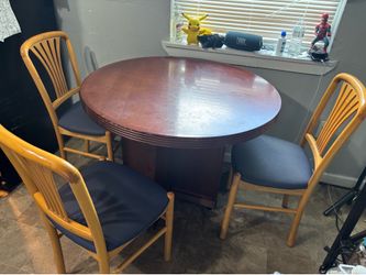Comedor de tres sillas