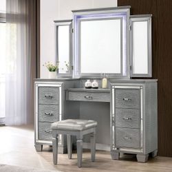Brand New Silver Mirror Vanity Set