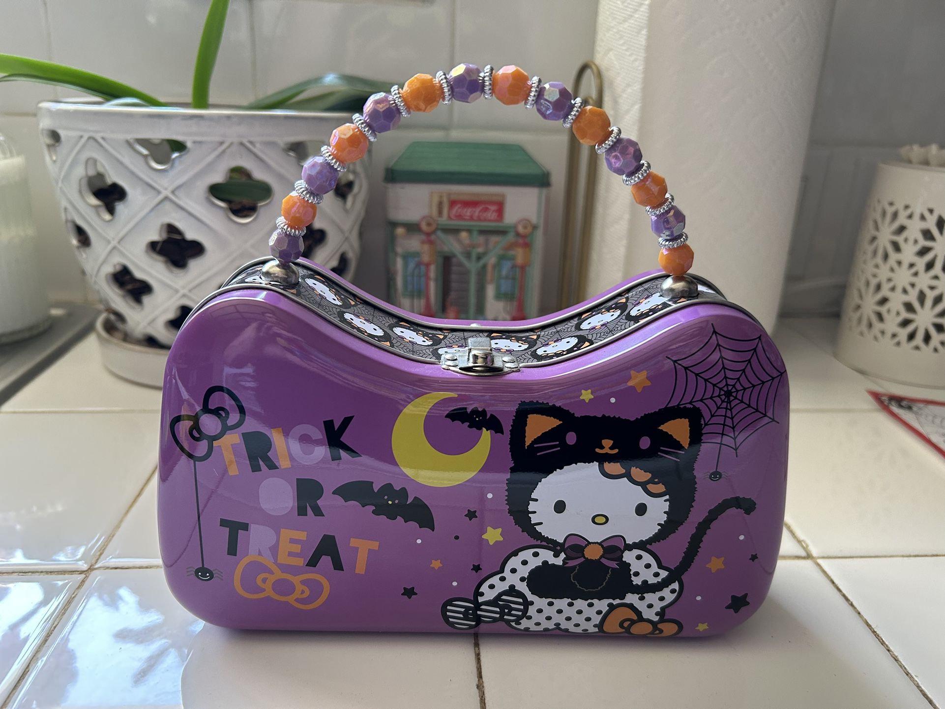 Hello Kitty Halloween Tin Purse