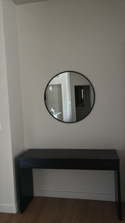 Entry table+ mirror