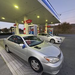 2004 Toyota Camry LE