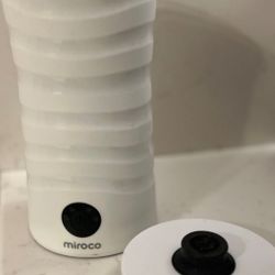 Like New Frother. Make Deluciuos Hot Or Cold Froth For Your Favorite Hot or Cold Coffee And Tea Drinks