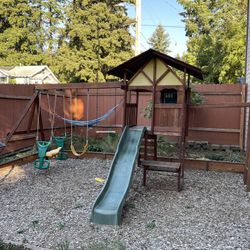 Backyard Swing Playset 