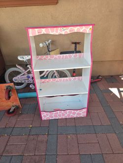 Kid book shelf
