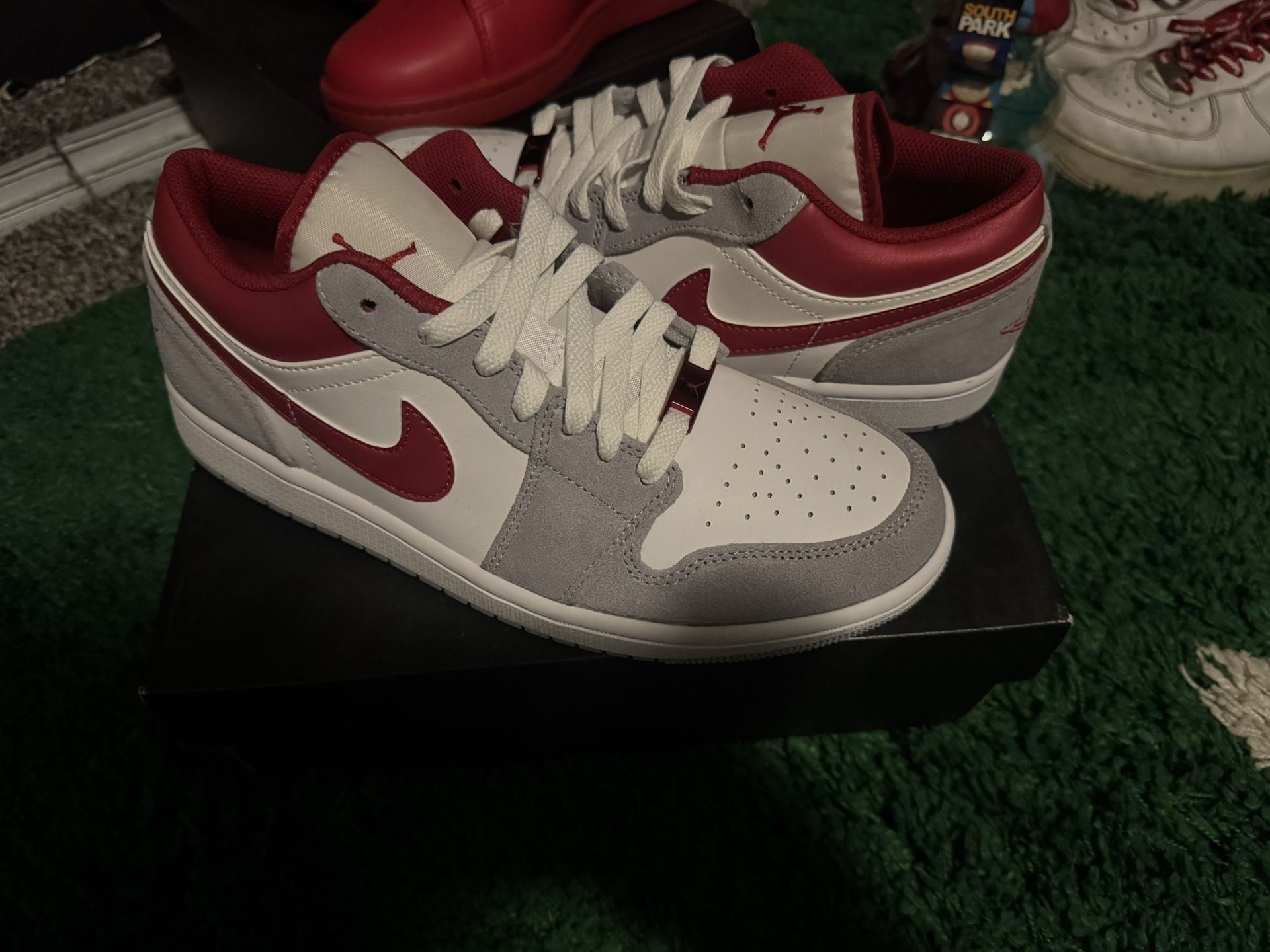 Jordan 1 Low Se Light Smoke Grey Gym Red Size 8