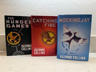 The Hunger Games Trilogy Hardcover Box Set – Suzanne Collins