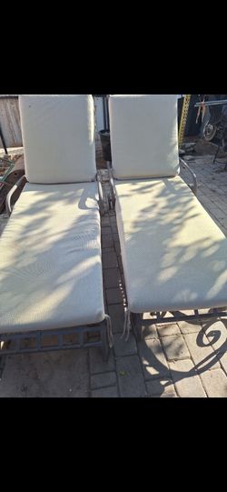 Pool seats