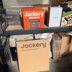 Jackery Solar Generator in Box plus solar panel