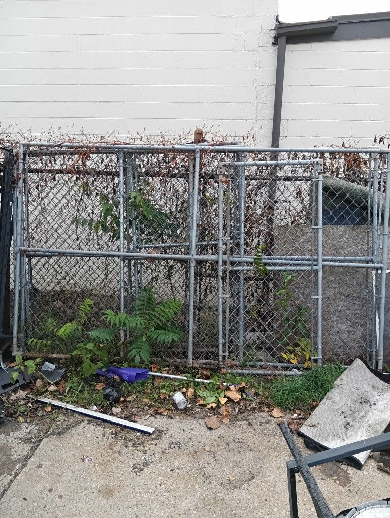 10x6x6 Dog Kennel With The Door