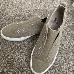 Corkys  Tan  Babalu Sneakers Brand New Size 9