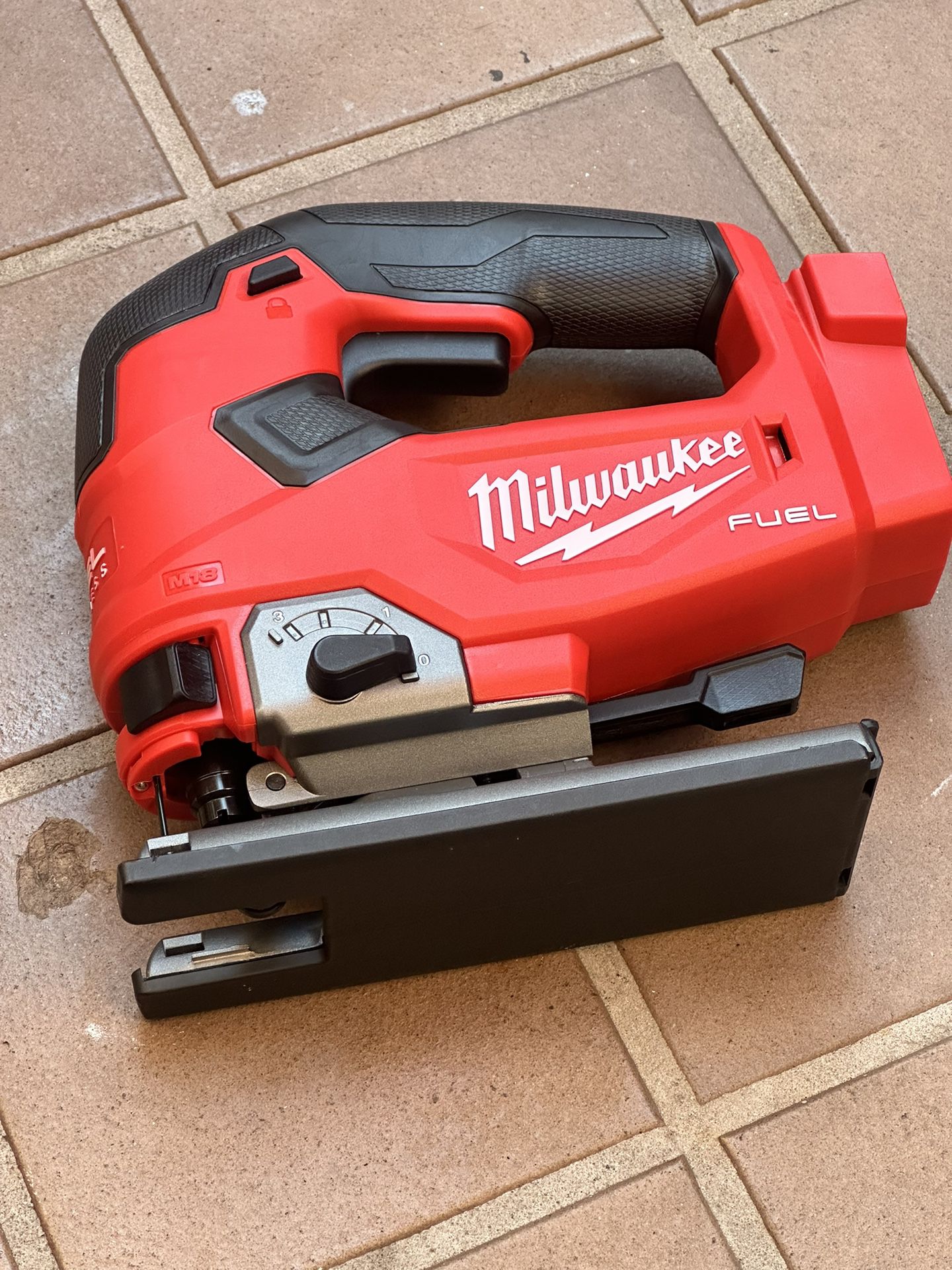 Milwaukee M18 FUEL 18V Lithium-Ion Brushless Cordless Jig Saw (Tool-Only)