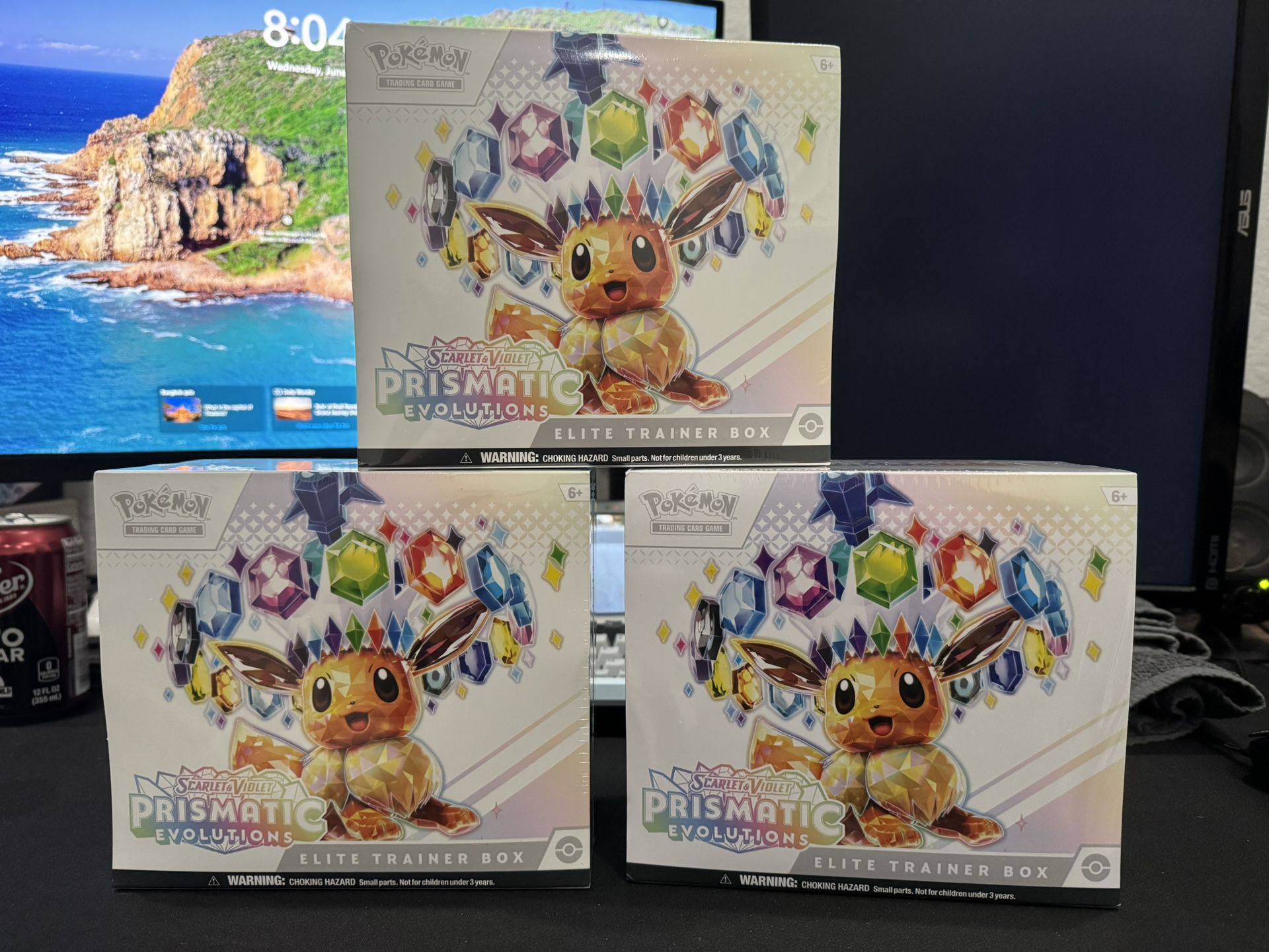 Pokémon Prismatic Evolutions Elite Trainer Box