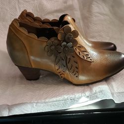 Brand NEW leather Shoes