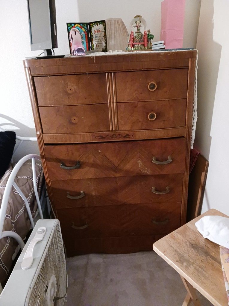 Dresser