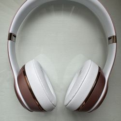 BEATS SOLO 3 on Ear Headphones 