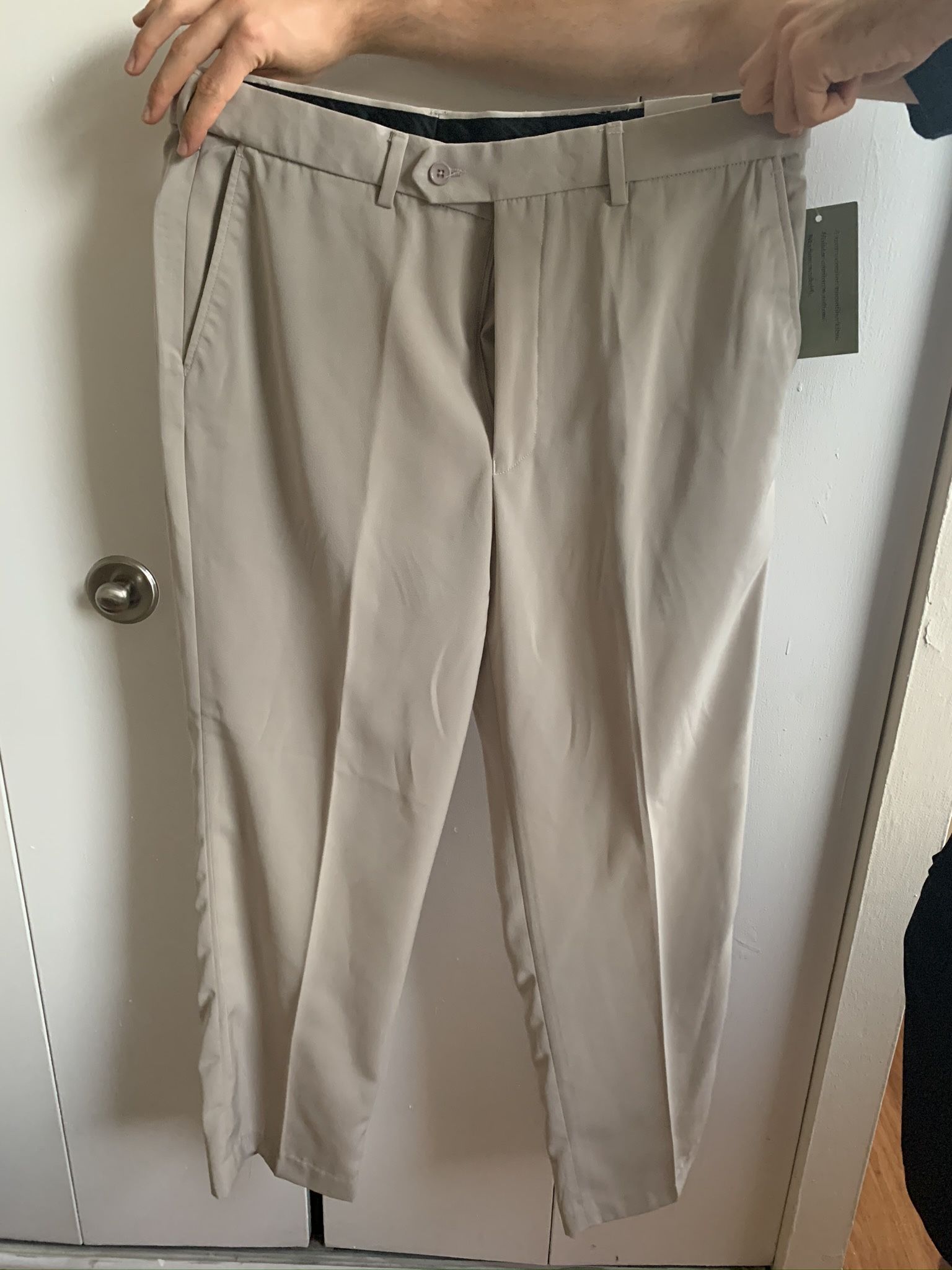 Mens dress pants size 36W30L (New)
