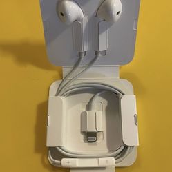 Brand New Apple iPhone Earphones Lightning Connector 