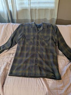 Assorted Men's Clothing 2/2 ALL TOGETHER $40 (7 pieces total)
